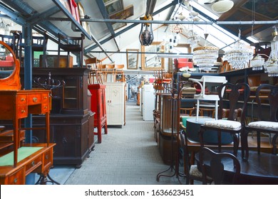 Vintage Furniture Shop. Second Hand Furniture Market. Retro Furniture For Sale. Antique Vintage Store. 