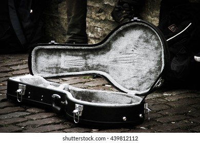 Vintage Inspired Buskers Guitar Case For Money Collection 