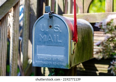 Vintage Metal US Post Mail Box