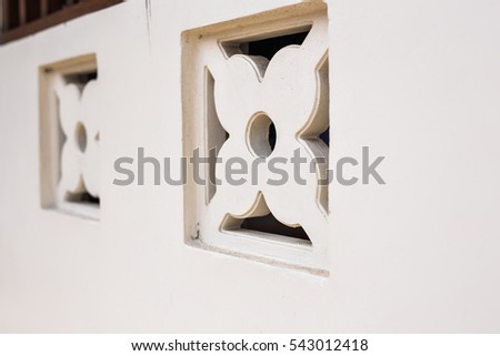 vintage modelled ceiling