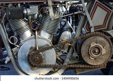 162,336 Motorcycle engine Stock Photos, Images & Photography | Shutterstock