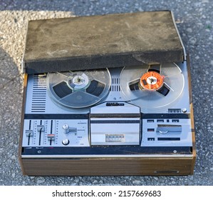 Vintage Music Reel To Reel Audio Tape Recorder