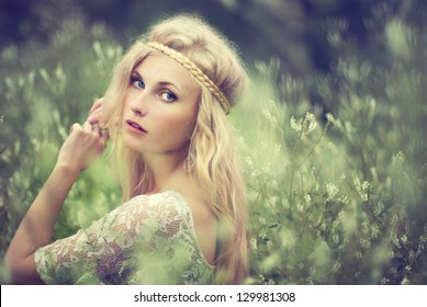 297,041 Sexy vintage girl Images, Stock Photos & Vectors | Shutterstock