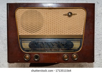 178 Vintage bakelite radio Images, Stock Photos & Vectors | Shutterstock