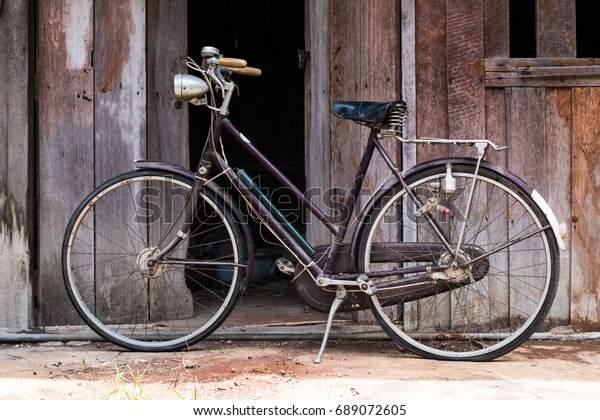 vintage raleigh bicycle