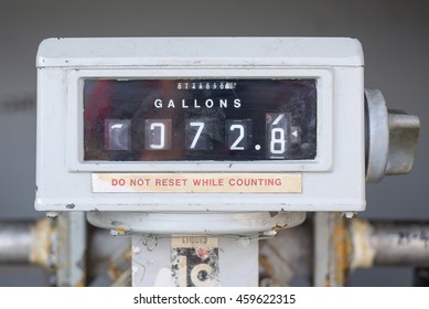 Vintage And Rusty Aircraft Refuel Guage At Jack Up Oil And Gas Rig