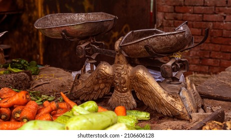 Vintage Scale In The Egyptian Traditional Food Market. Old Style Oriental Metal Scale With Eagle.