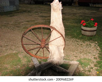 Vintage Stagecoach And Wagon Wheel C