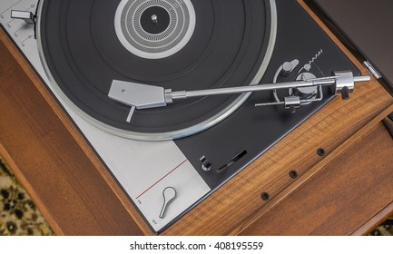 Vintage Stereo Turntable