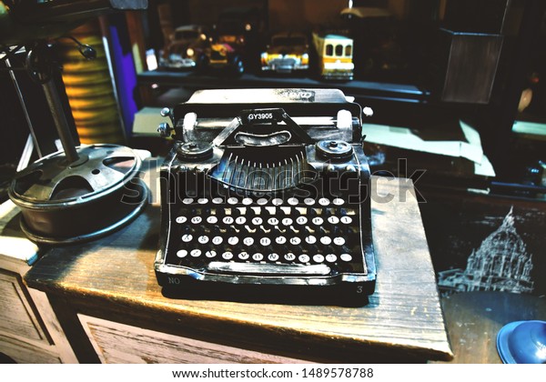 vintage type writer\
machine  photography 