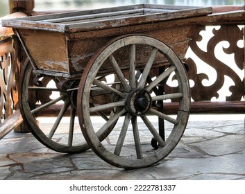 Vintage Wagon Wheel Outdoor Planter