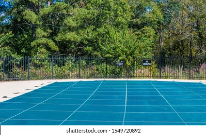 Vinyl Cover On Swimming Pool For Winter