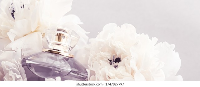 Pub Parfum Photos Et Images De Stock Shutterstock
