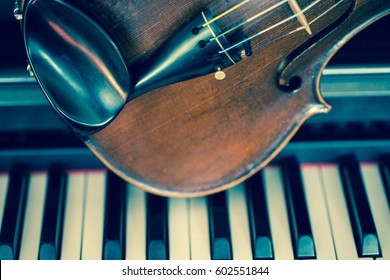 Violin is on piano