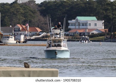 Virginia Beach, Virginia, USA - January 2, 2021: Family Boating In The Lynnhaven Bay Virginia Beach