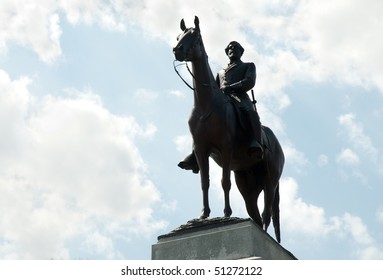 Virginia Monument And Robert E. Lee Statue