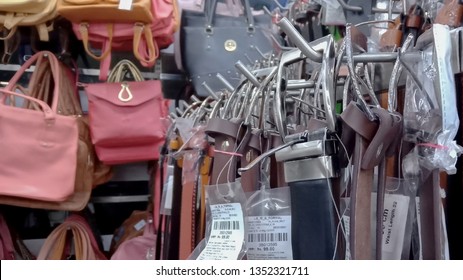 trolley bag in vishal mega mart