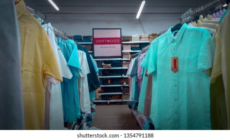 vishal mega mart images stock photos vectors shutterstock https www shutterstock com image photo vishal mega mart meerut uttar pradesh 1354791188