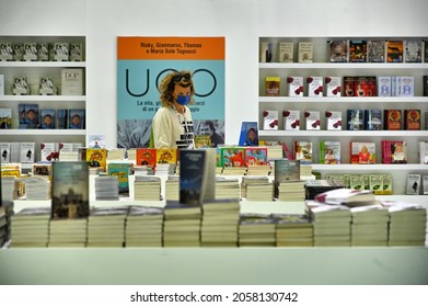 Visitors At Book Fair Wearing Mandatory Face Mask Turin Italy October 14 2021