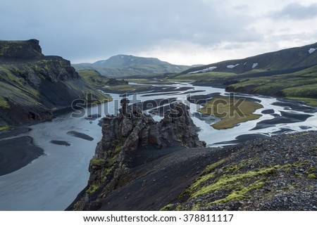 Vista over Iceland river in vulcanic landscape, Iceland