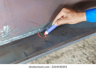 Visual Inspection (VI) or Visual Testing (VT), Marking Defects on Welded with Solid Marker.