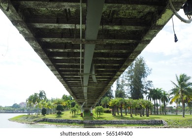 Visual under the bridge