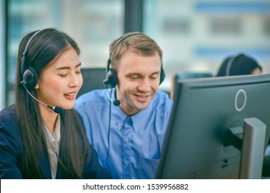 Visually Impaired Call Center Using Headphone Contract Communication With Customer,Visually Impaired Normal Work With Human Equality