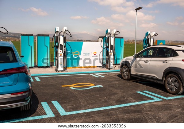 Vitoria-Gasteiz, Spain - March,01,2019:\
Electric cars at a Repsol ultra-fast electric charging point at the\
Lopidana service station in\
Vitoria-Gasteiz.