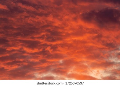 赤い雲 の写真素材 画像 写真 Shutterstock