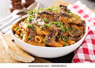 Vodka Chicken Pasta With Marinara Sauce Tossed With Rigatoni