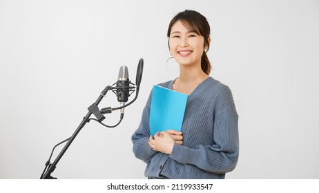 Voice Actor Image Of A Smiling Young Woman