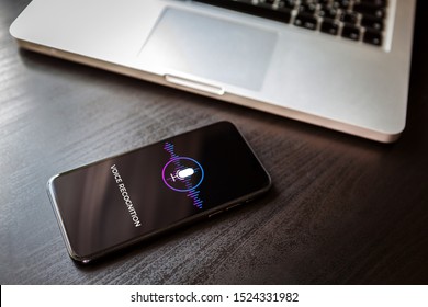 Voice Recognition AI Sound Speech Detect And Deep Learning Search Concept. Siri Application With Microphone Icon On Smartphone Screen.
