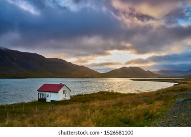 volcanic landscapes and farms in southern Iceland - Powered by Shutterstock