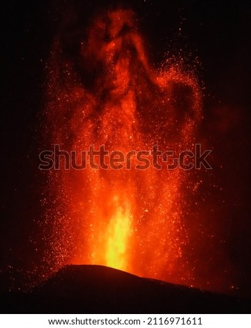 volcano eruption cumbre vieja spain canary