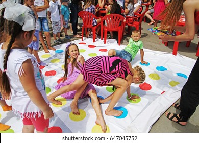 Lesbo teen girls playing twister, brazilan shemale cum shot moviess