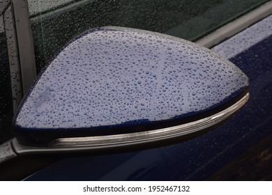 A Volkswagen Golf Mk7.5 door mirror featuring a LED courtesy light (2019 MY)