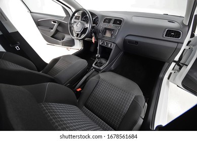 Volkswagen Polo 2016 interior  Cockpit  inside details   vw