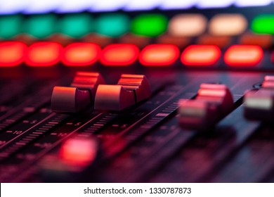 Volume Control Of The Soundboard In Red Light