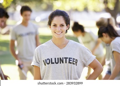 Volunteer Group Clearing Litter In Park