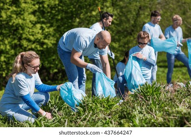 40,288 Cleaning of the park Images, Stock Photos & Vectors | Shutterstock