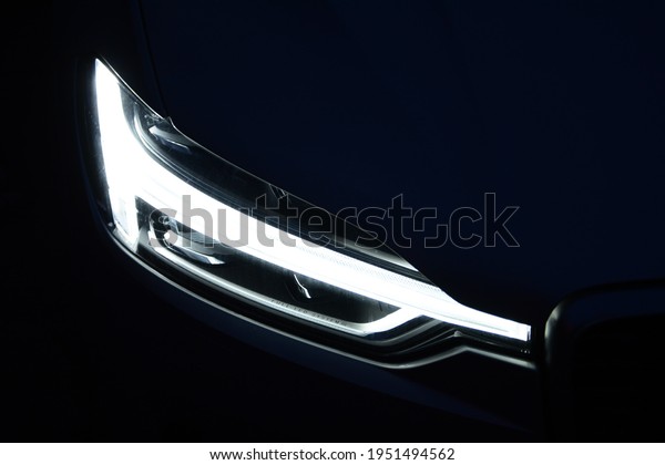 Volvo XC60 (2020 Registration) Headlight, Essex,\
England, UK - Summer 2020