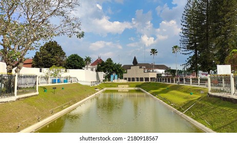 The Vredeburg Fort Museum Is A Fort Located In Front Of The Great Building And The Yogyakarta Sultanate Palace