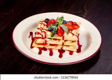 Waffel Cake With Berries And Mint