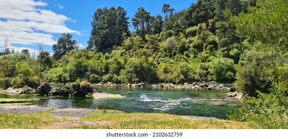 Waikato River View Area Close To Taupo