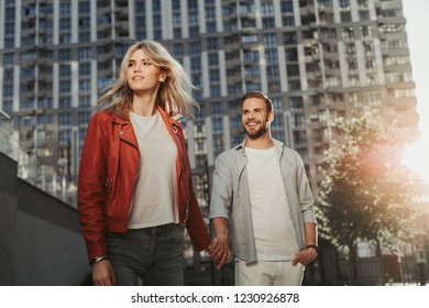 70 Man Behind Woman Holding Her Waist Images, Stock Photos & Vectors ...