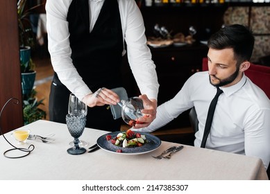 1,571 Waiter serving plate fine dining Images, Stock Photos & Vectors ...