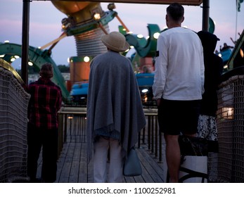 waiting for carousel