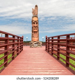 WAKEFIELD, MI/USA - JULY 18, 2016: Nee-gaw-nee-gaw-bow, A Statue By Artist Peter Wolf � Toth To Honor The Chippewa Indians, Part Of The 