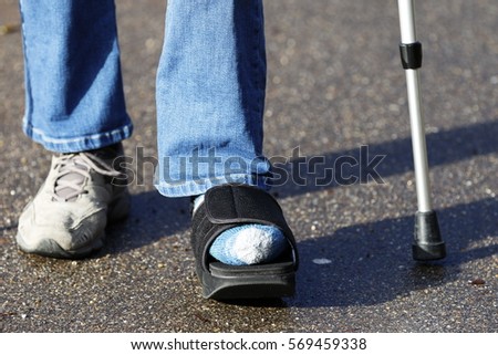 Walk with crutches, Prefoil unloading shoe