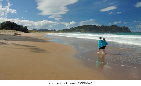 Walk On Hot Water Beach - Hahei - New Zealand